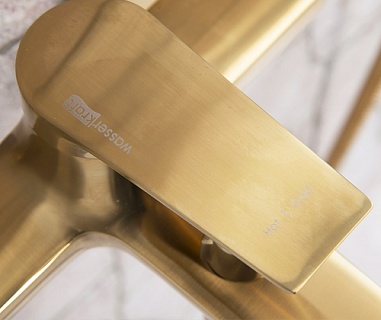 Смеситель д/ванны "Aisch" (5501)  кор.излив, 35мм золото  WasserKraft