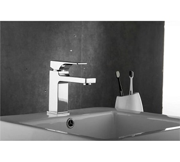 Смеситель д/раковины ROSE хром R1001-1