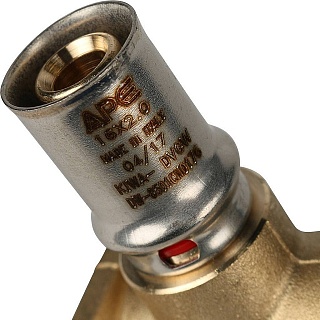 Угольник настенный с креплением удлин. 1/2"х16 SFP-0012-001216 STOUT 