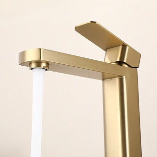 Смеситель д/умывальника "AOMORI" (AOM-1012BG) нерж, высокий, браш.золотоTOKITO